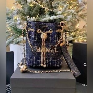 Beaute CC Bucket Crossbody Tweed Bag VIP/Gift Dark Navy Blue Brand New in Box